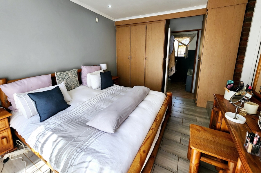 5 Bedroom Property for Sale in Pierre Van Ryneveld Gauteng