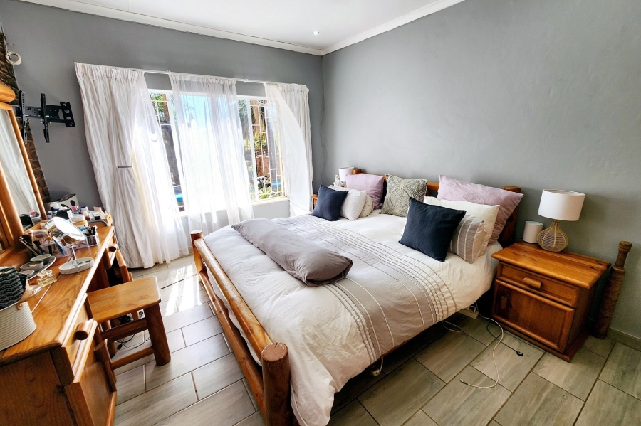 5 Bedroom Property for Sale in Pierre Van Ryneveld Gauteng