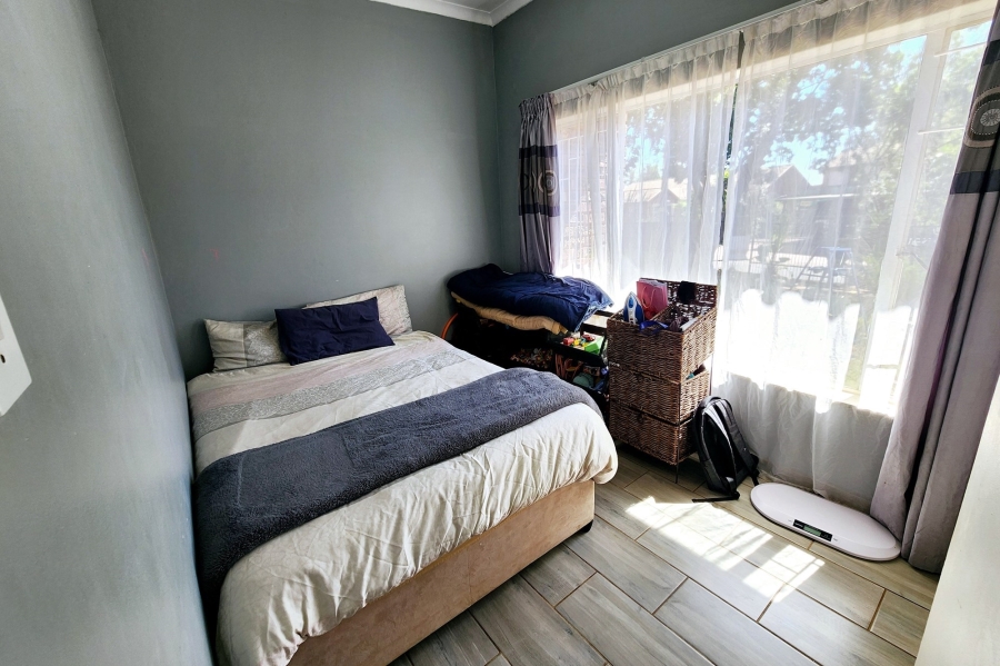 5 Bedroom Property for Sale in Pierre Van Ryneveld Gauteng
