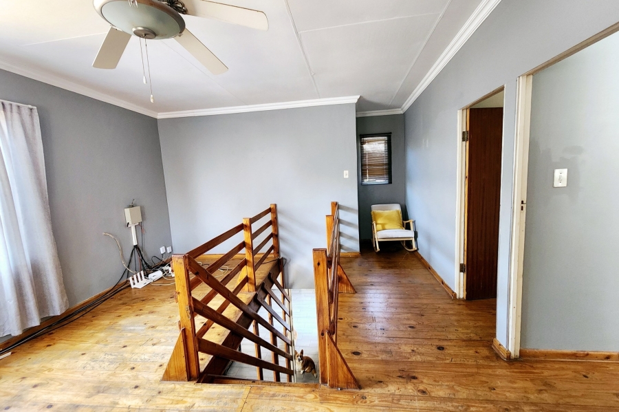 5 Bedroom Property for Sale in Pierre Van Ryneveld Gauteng