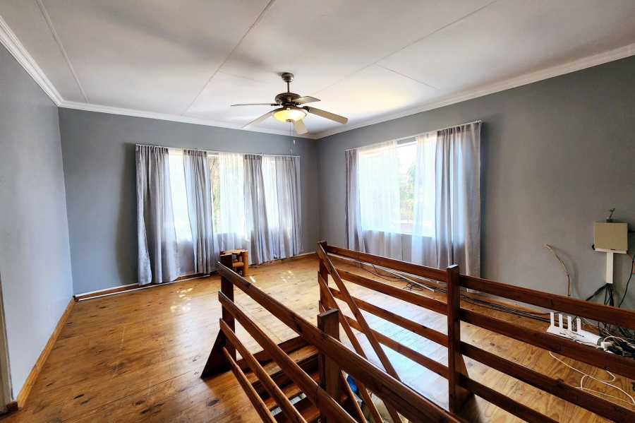 5 Bedroom Property for Sale in Pierre Van Ryneveld Gauteng