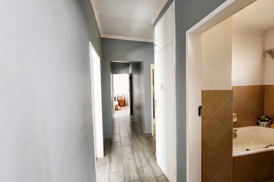 5 Bedroom Property for Sale in Pierre Van Ryneveld Gauteng