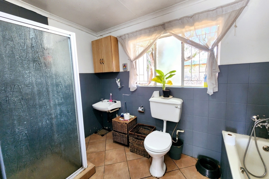 5 Bedroom Property for Sale in Pierre Van Ryneveld Gauteng