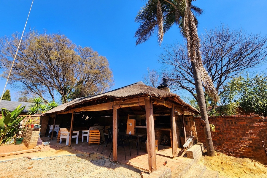 5 Bedroom Property for Sale in Pierre Van Ryneveld Gauteng