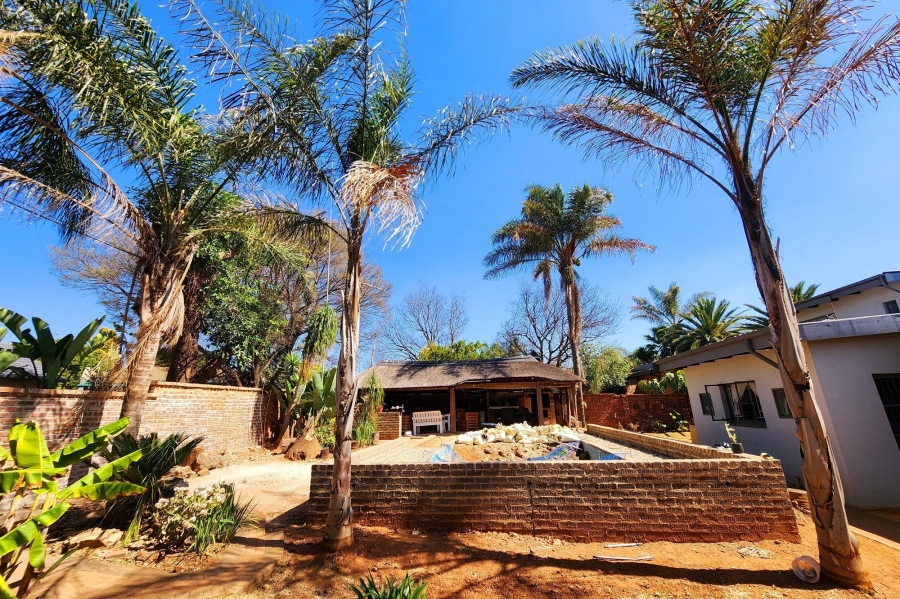 5 Bedroom Property for Sale in Pierre Van Ryneveld Gauteng