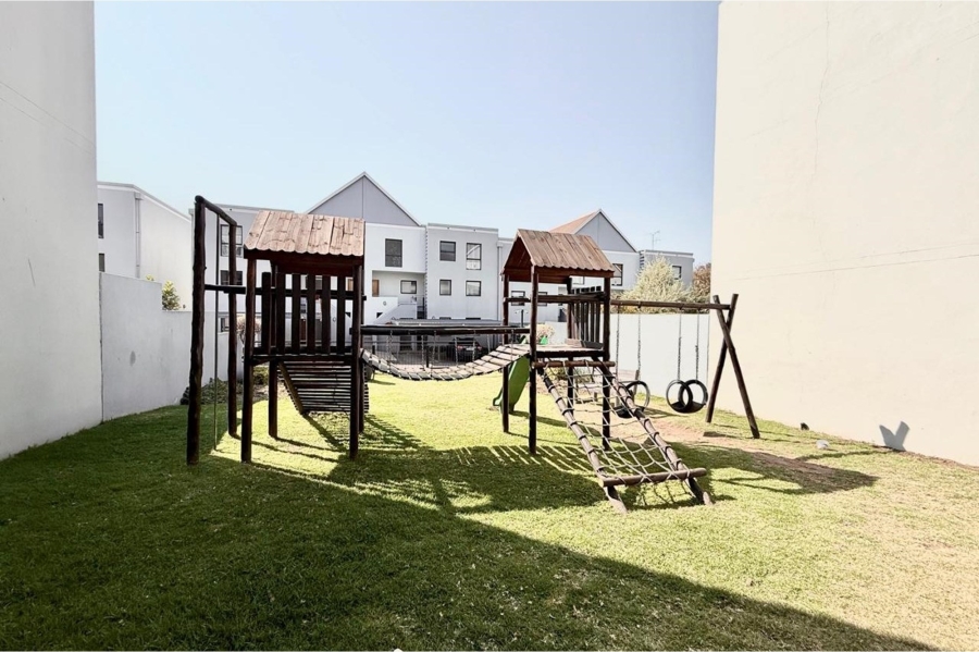 2 Bedroom Property for Sale in Magaliessig Gauteng