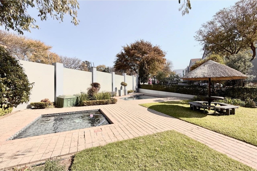 2 Bedroom Property for Sale in Magaliessig Gauteng