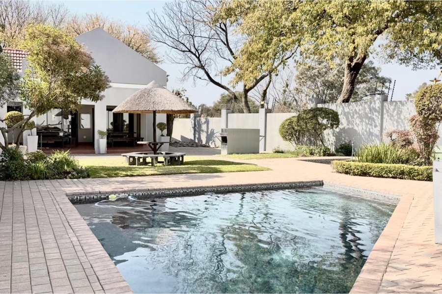 2 Bedroom Property for Sale in Magaliessig Gauteng