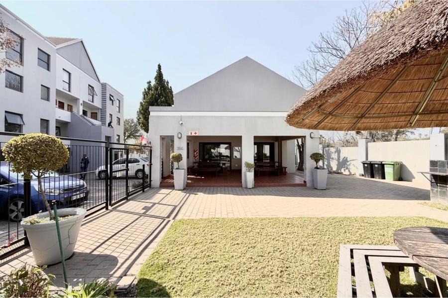 2 Bedroom Property for Sale in Magaliessig Gauteng