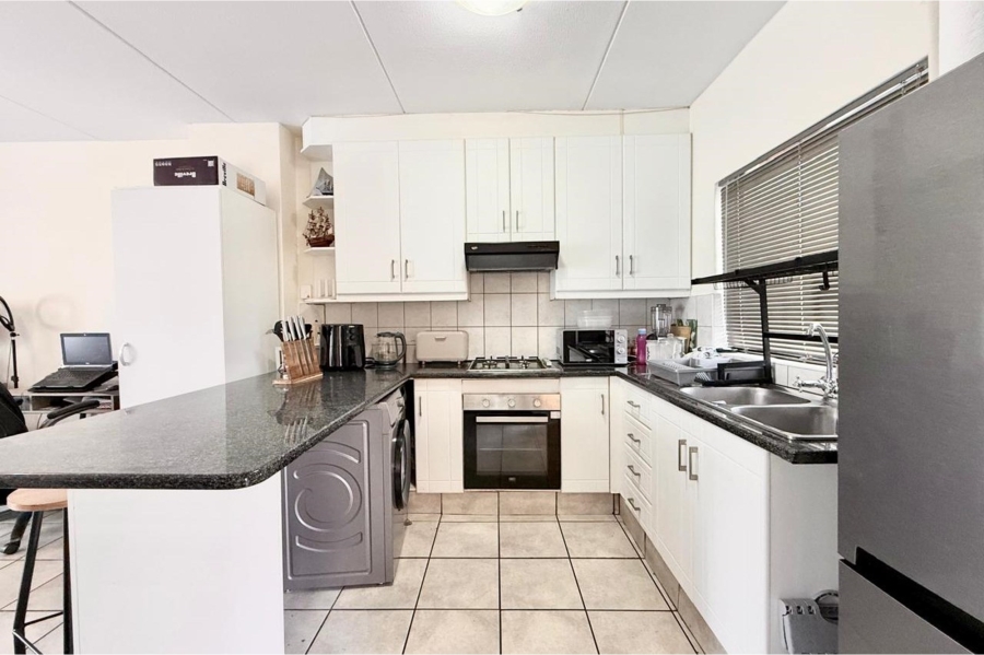 2 Bedroom Property for Sale in Magaliessig Gauteng