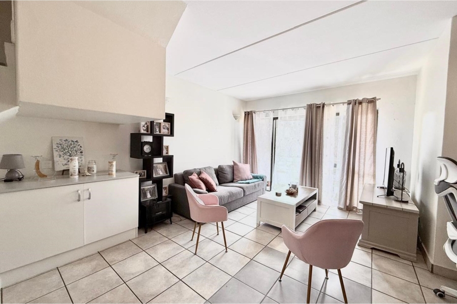 2 Bedroom Property for Sale in Magaliessig Gauteng