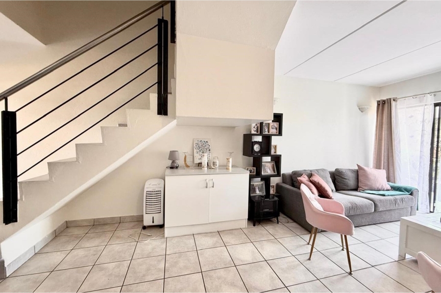 2 Bedroom Property for Sale in Magaliessig Gauteng