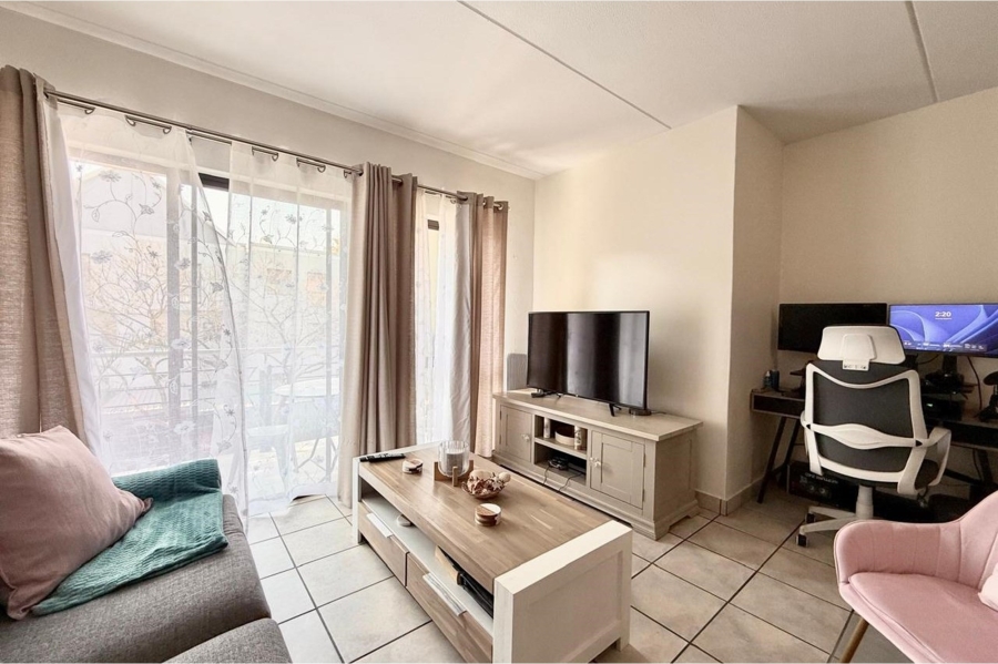 2 Bedroom Property for Sale in Magaliessig Gauteng