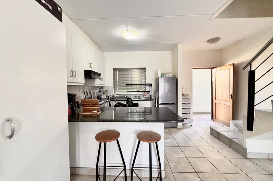 2 Bedroom Property for Sale in Magaliessig Gauteng