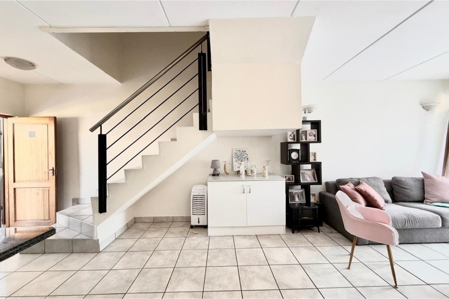2 Bedroom Property for Sale in Magaliessig Gauteng