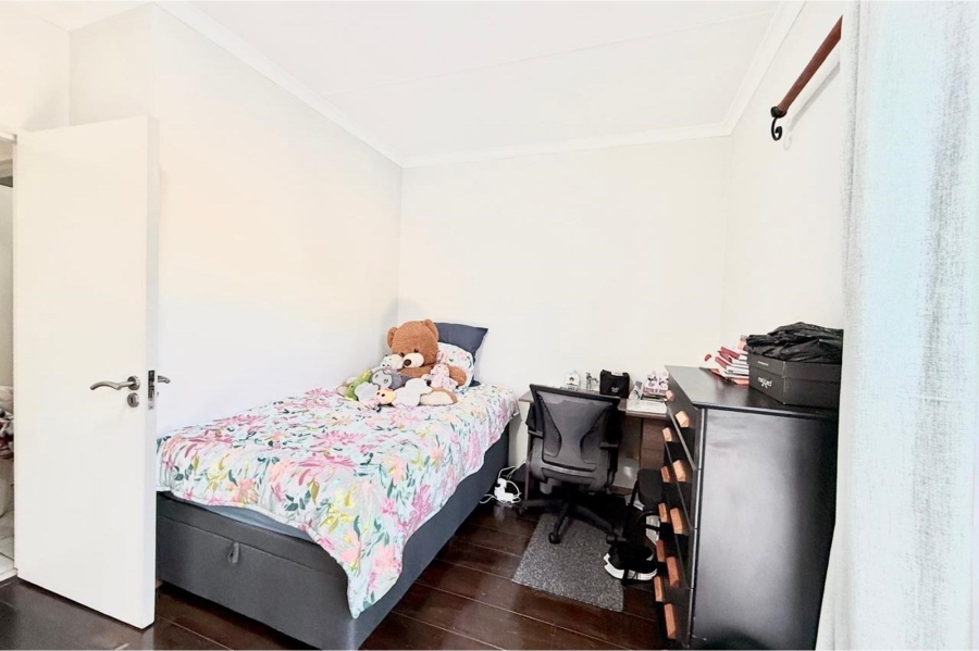 2 Bedroom Property for Sale in Magaliessig Gauteng