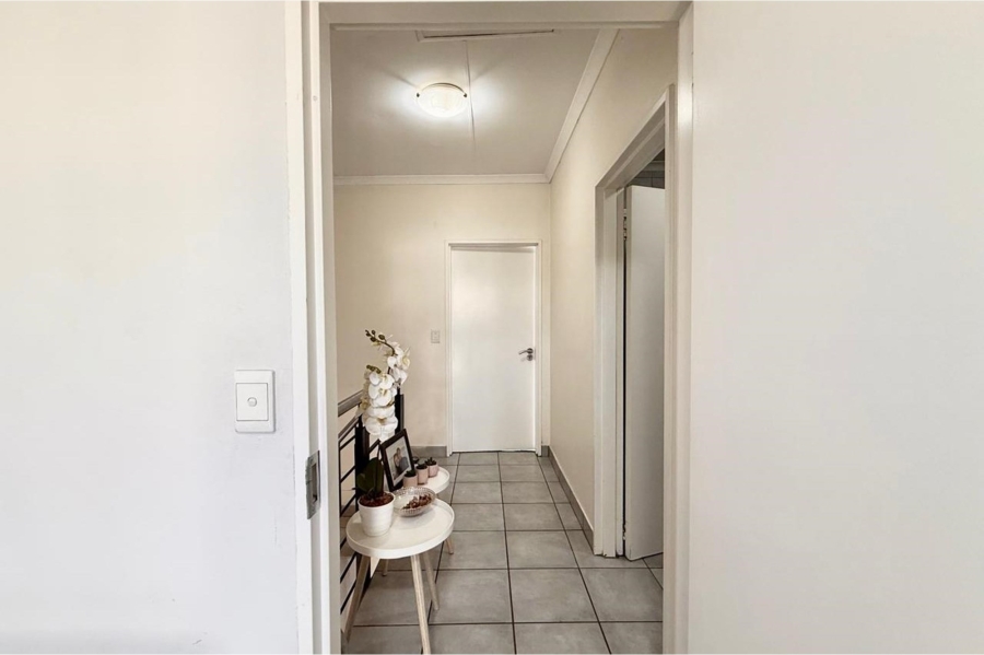 2 Bedroom Property for Sale in Magaliessig Gauteng