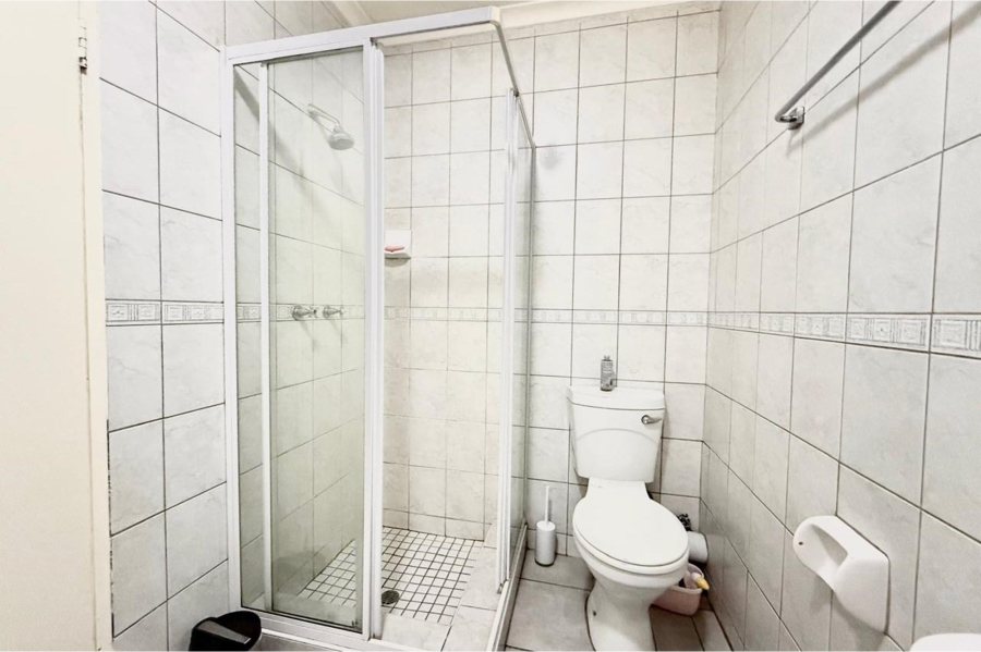 2 Bedroom Property for Sale in Magaliessig Gauteng