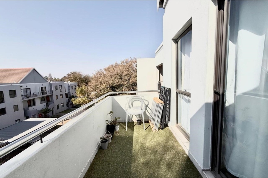 2 Bedroom Property for Sale in Magaliessig Gauteng