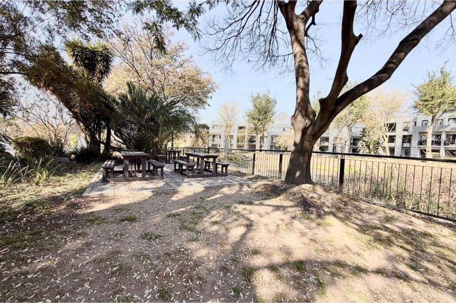 2 Bedroom Property for Sale in Magaliessig Gauteng