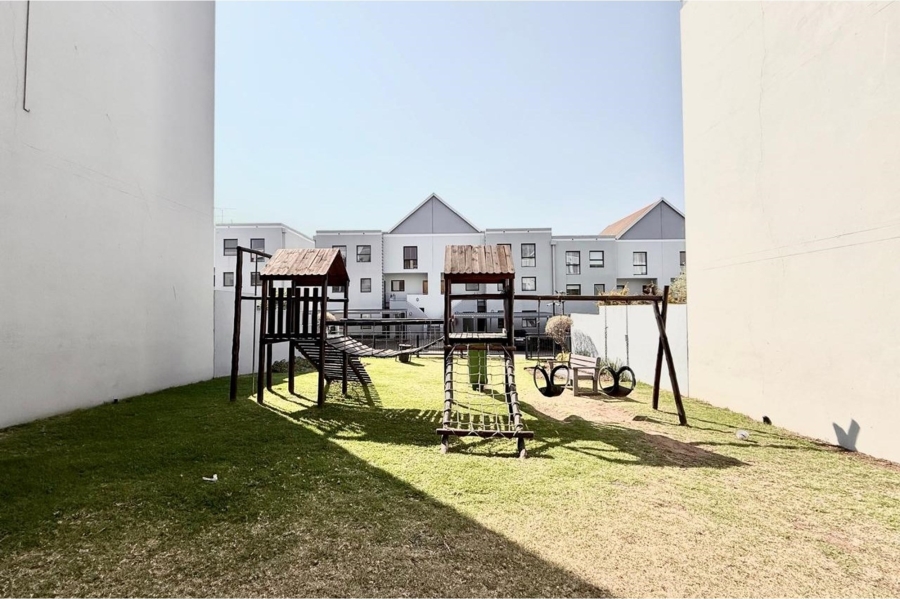 2 Bedroom Property for Sale in Magaliessig Gauteng