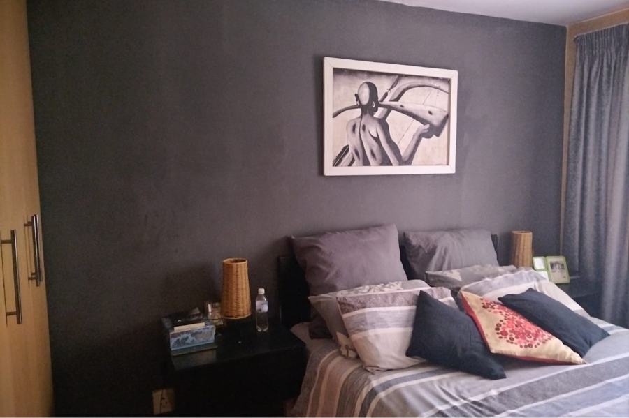 6 Bedroom Property for Sale in Emfihlweni Gauteng