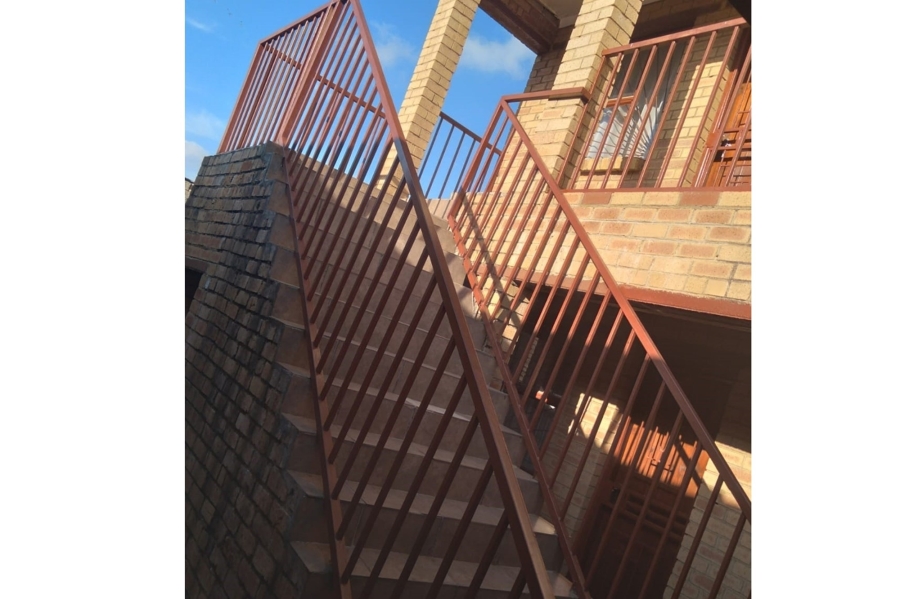 6 Bedroom Property for Sale in Emfihlweni Gauteng