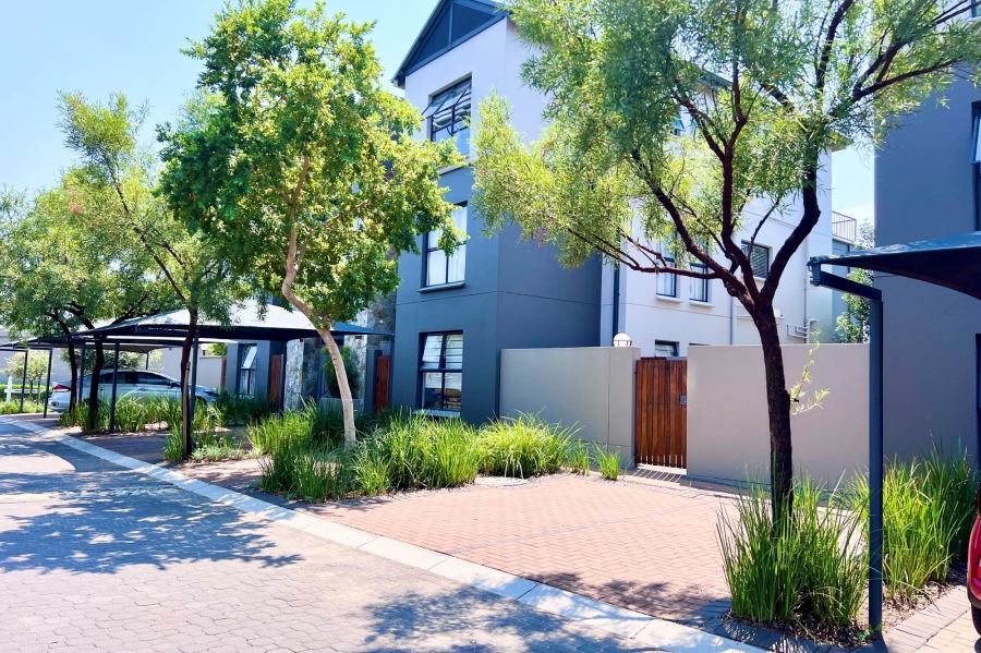2 Bedroom Property for Sale in Waterfall Gauteng