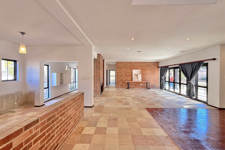 5 Bedroom Property for Sale in Dainfern Valley Gauteng