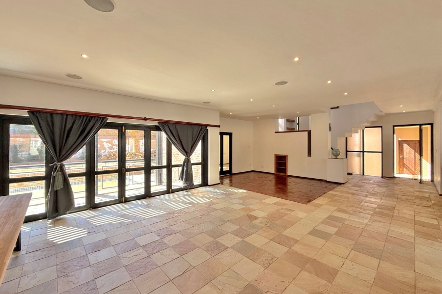 5 Bedroom Property for Sale in Dainfern Valley Gauteng