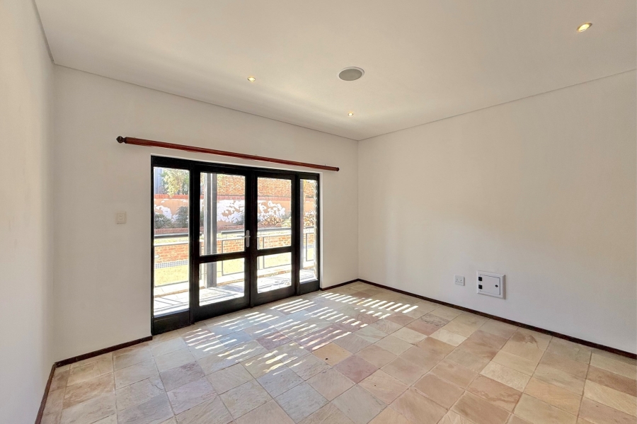 5 Bedroom Property for Sale in Dainfern Valley Gauteng