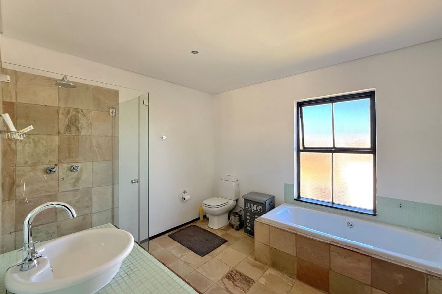 5 Bedroom Property for Sale in Dainfern Valley Gauteng