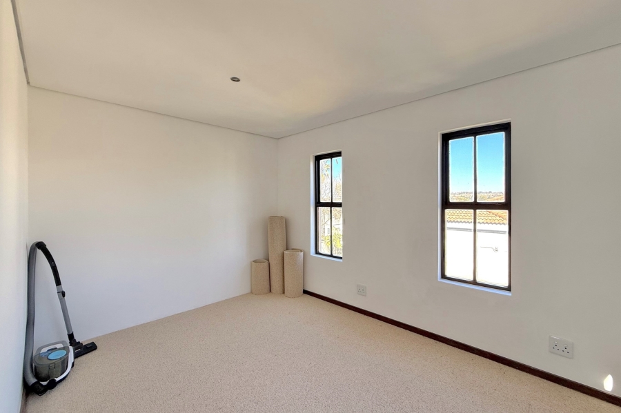 5 Bedroom Property for Sale in Dainfern Valley Gauteng