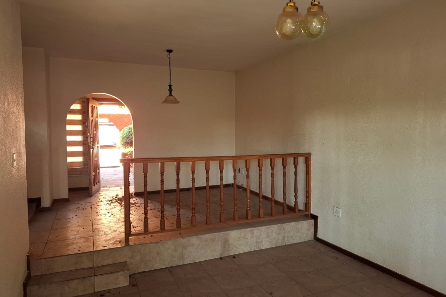 4 Bedroom Property for Sale in Fairland Gauteng