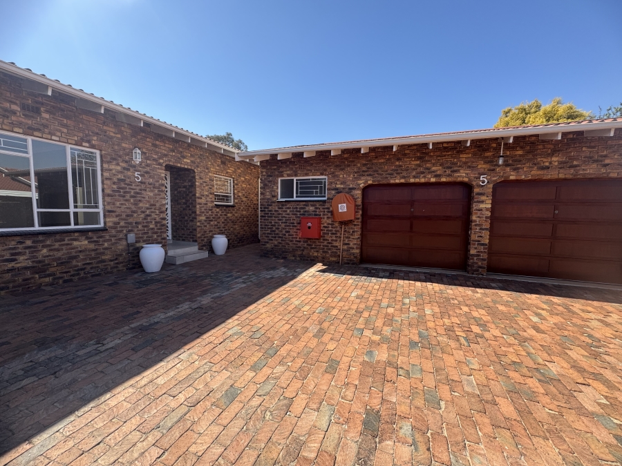 3 Bedroom Property for Sale in Northmead Gauteng