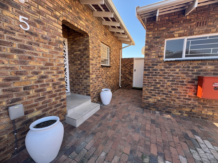 3 Bedroom Property for Sale in Northmead Gauteng