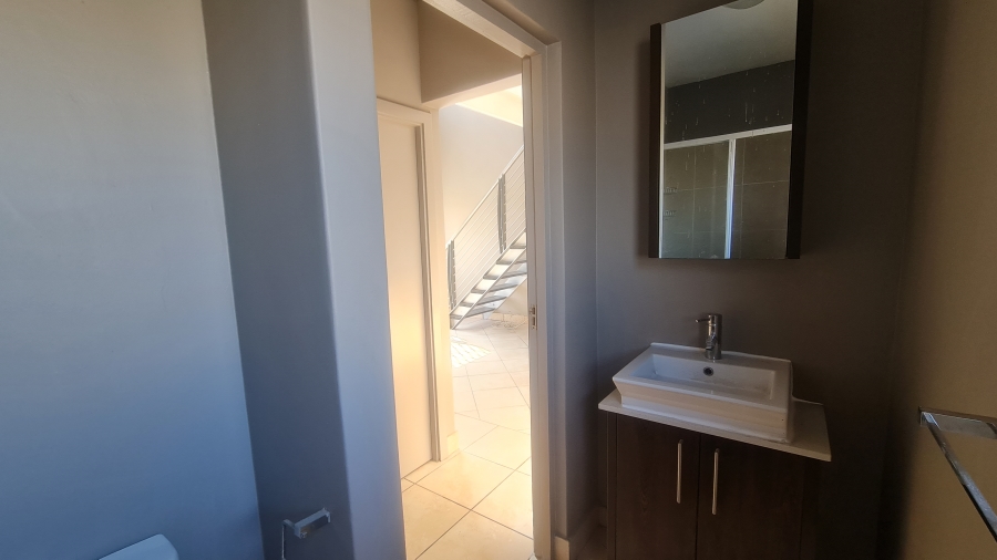 To Let 1 Bedroom Property for Rent in Sunninghill Gauteng