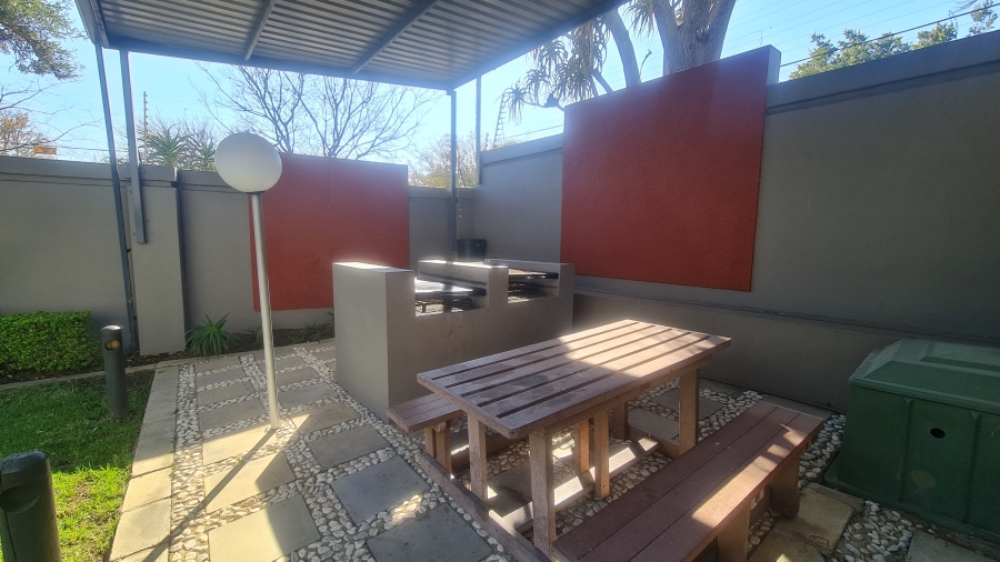 To Let 1 Bedroom Property for Rent in Sunninghill Gauteng