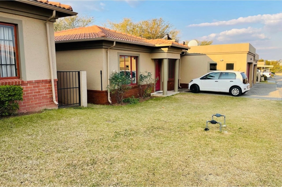 To Let 3 Bedroom Property for Rent in Noordwyk Gauteng