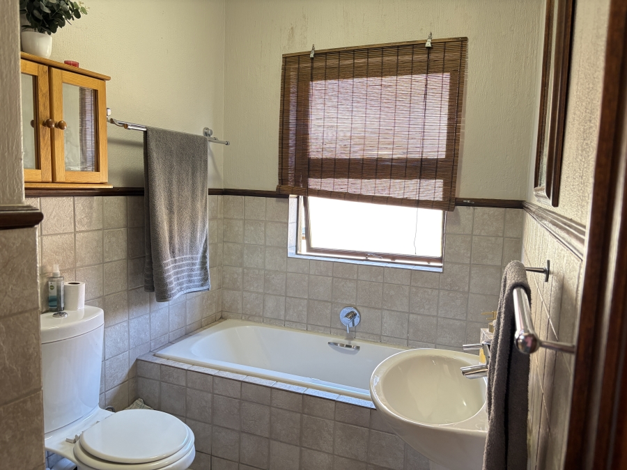 2 Bedroom Property for Sale in Honeydew Grove Gauteng