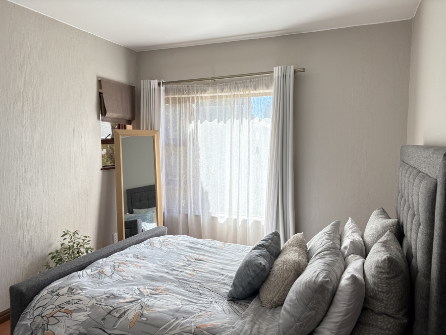 2 Bedroom Property for Sale in Honeydew Grove Gauteng