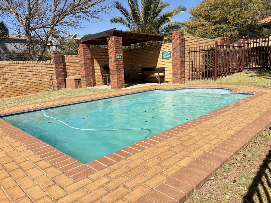 2 Bedroom Property for Sale in Honeydew Grove Gauteng