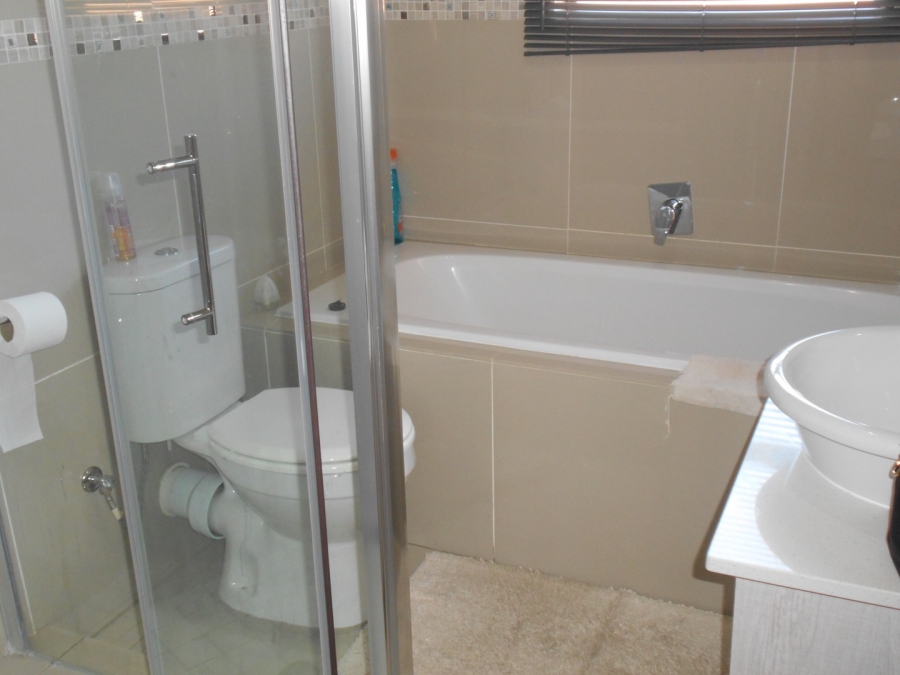 To Let 2 Bedroom Property for Rent in Comet Gauteng