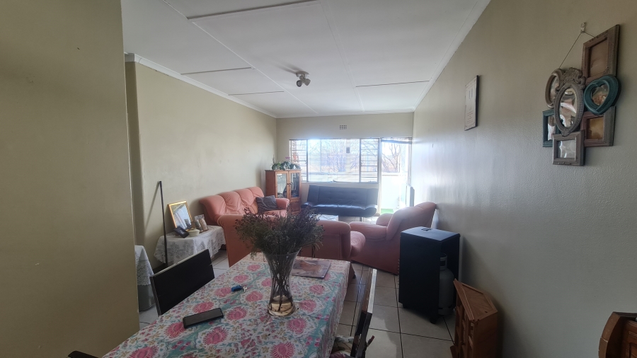 1 Bedroom Property for Sale in Florida Lake Gauteng