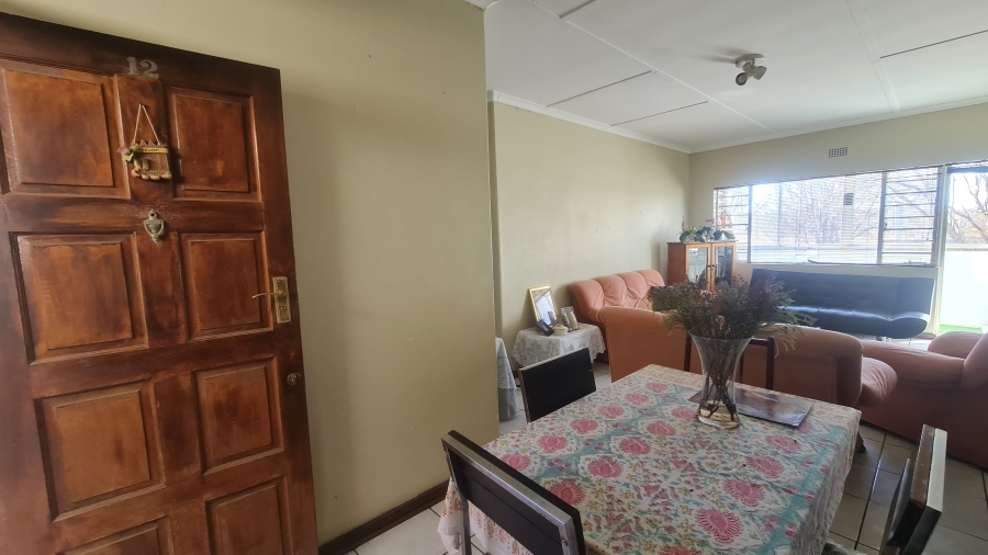 1 Bedroom Property for Sale in Florida Lake Gauteng