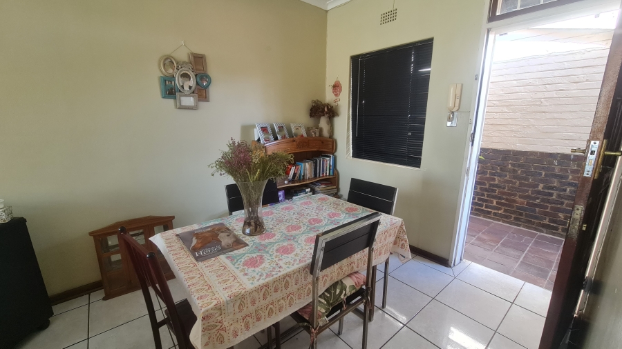 1 Bedroom Property for Sale in Florida Lake Gauteng