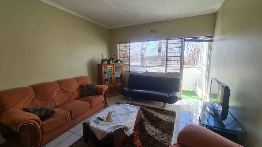 1 Bedroom Property for Sale in Florida Lake Gauteng