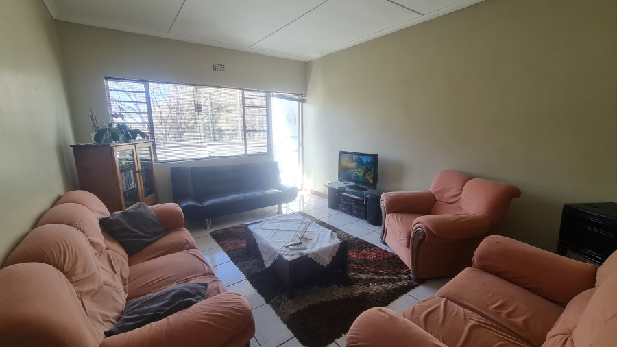 1 Bedroom Property for Sale in Florida Lake Gauteng