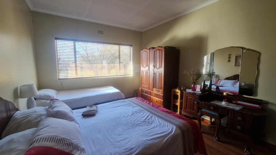 1 Bedroom Property for Sale in Florida Lake Gauteng