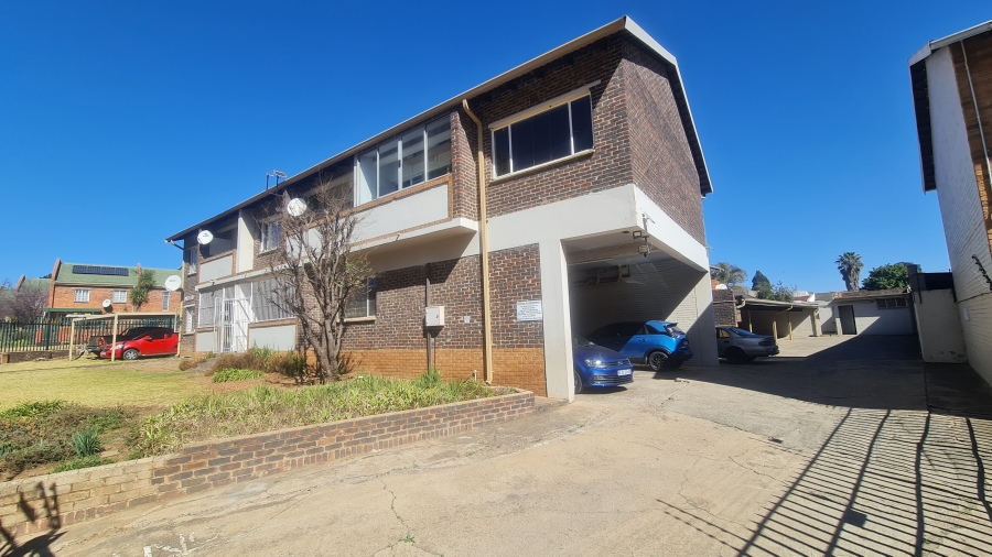 1 Bedroom Property for Sale in Florida Lake Gauteng